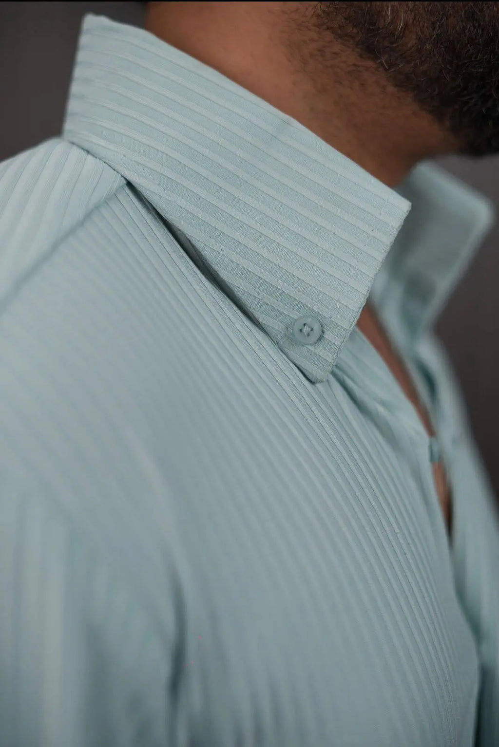 Mint pinstripe summer shirt for men – close-up collar detail
